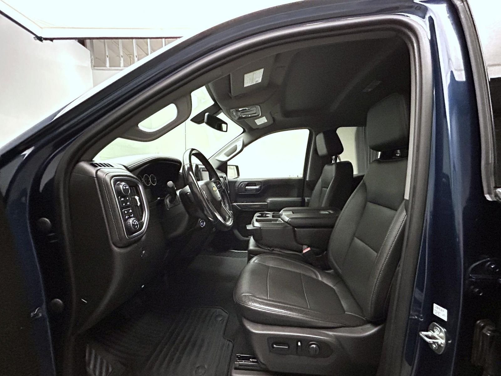 Used 2020 Blue Chevrolet LTZ image 10
