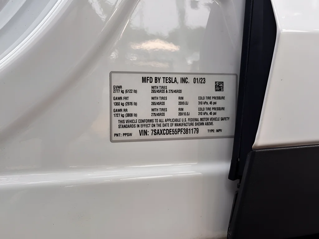 Used 2023 White Tesla Base image 29