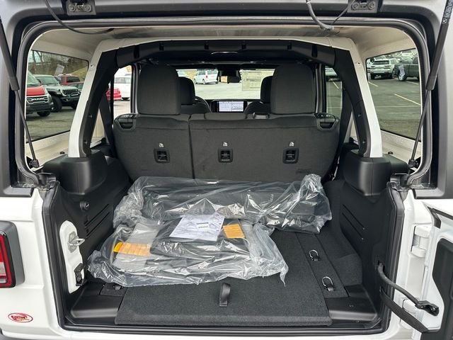 New 2026 Bright White Clear-Coat Exterior Paint Jeep Sport S image 9