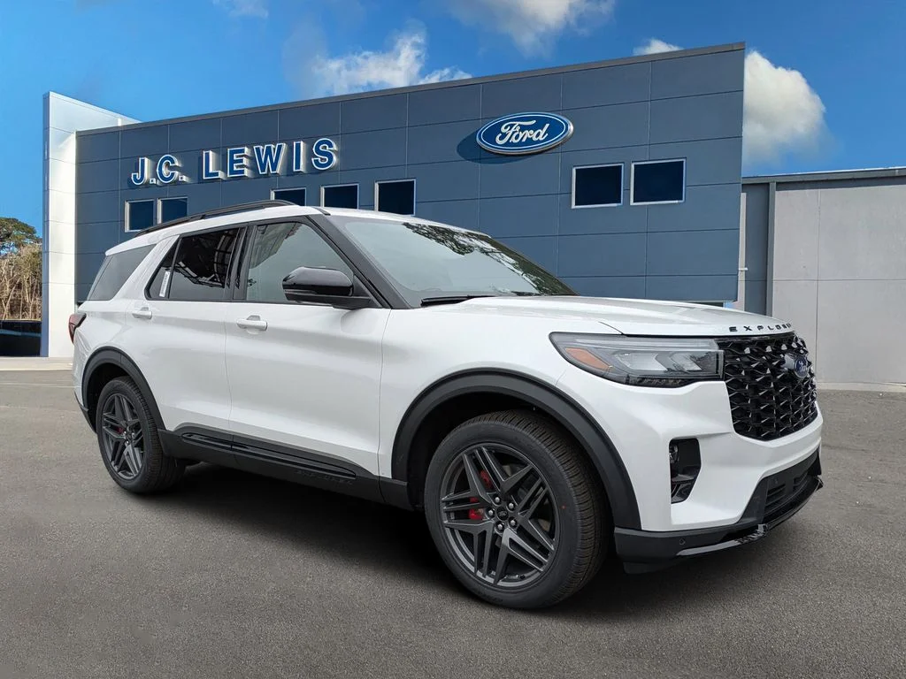 New 2026 Star White Metallic Tri-Coat Ford ST image 1