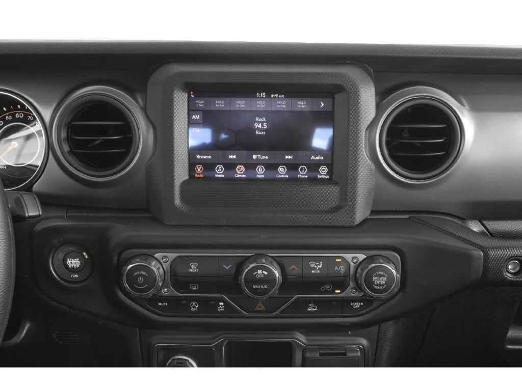 Used 2022 Green Jeep Willys image 7