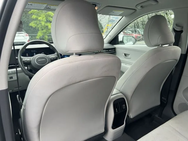Used 2025 White Hyundai SEL image 35