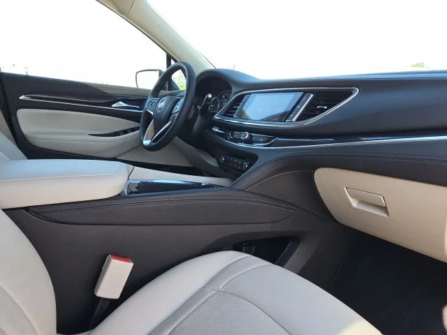 Used 2022 Black Buick Essence image 22