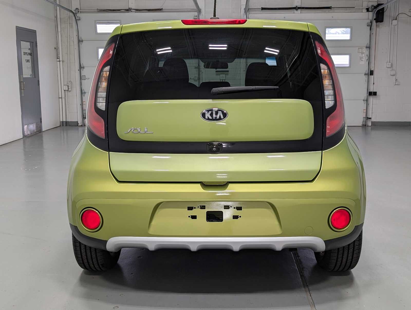 Used 2017 Alien II Kia + image 9