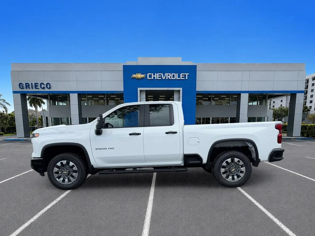 New 2026 Summit White Chevrolet Custom image 4