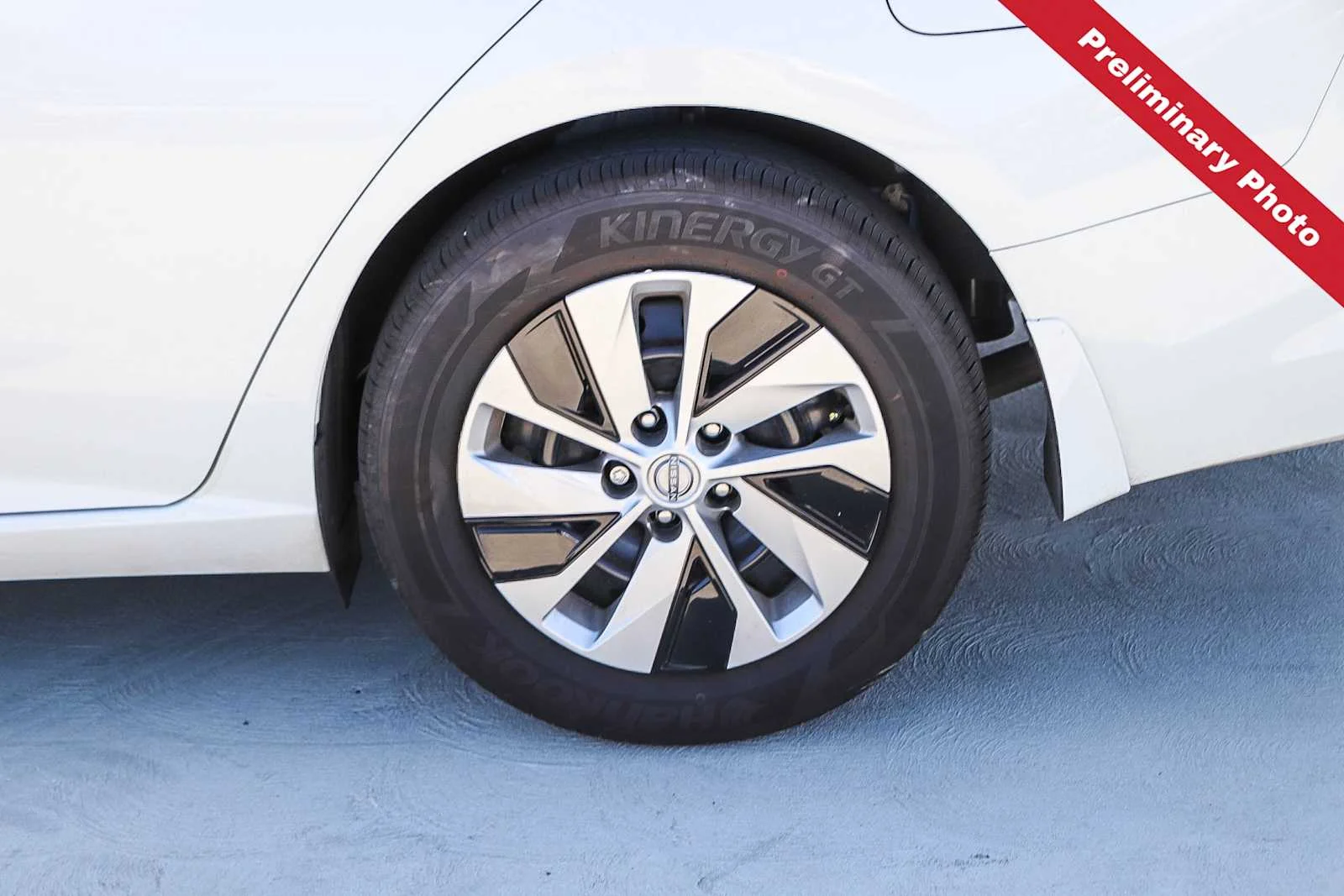 Used 2025 Glacier White Nissan S image 11