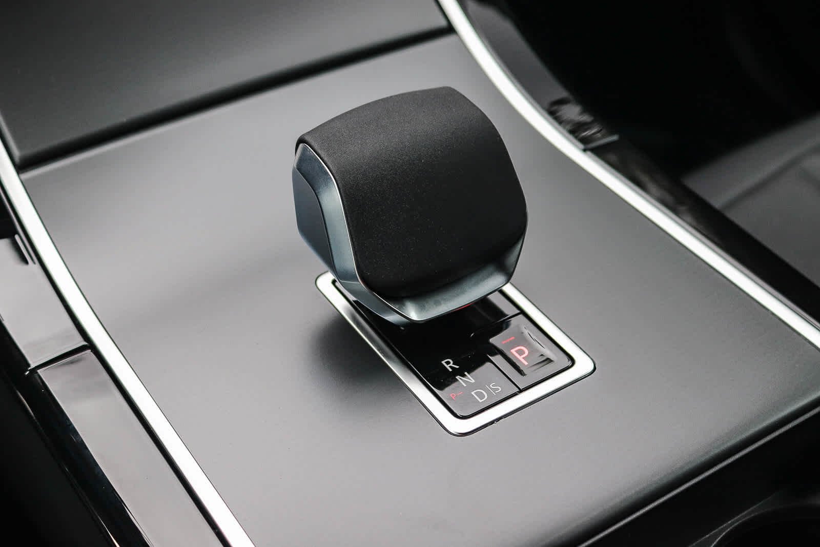 New 2026 Fuji White Land Rover Core S image 23