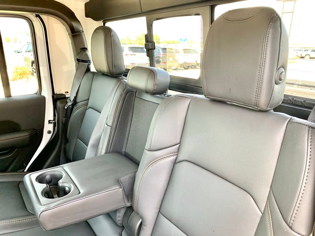 Used 2026 White Jeep Sahara image 18