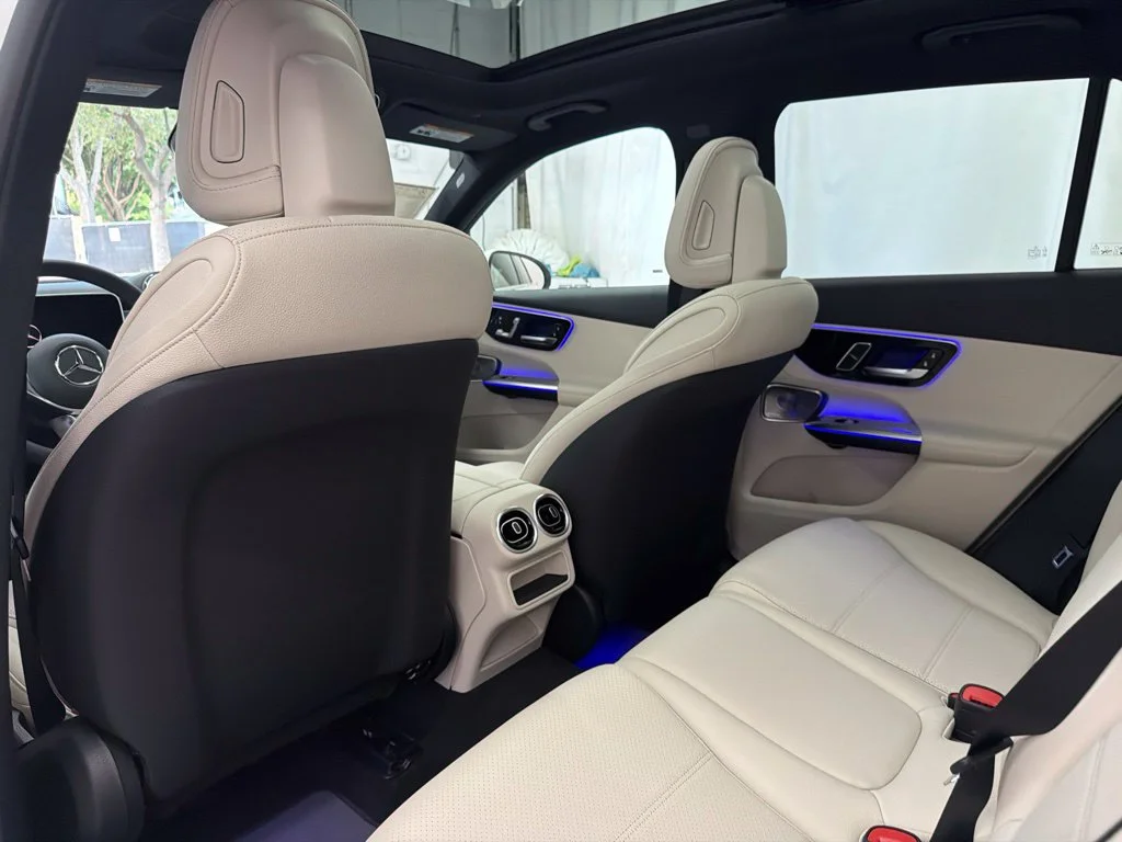 New 2027 White Mercedes-Benz GLC 300 image 21