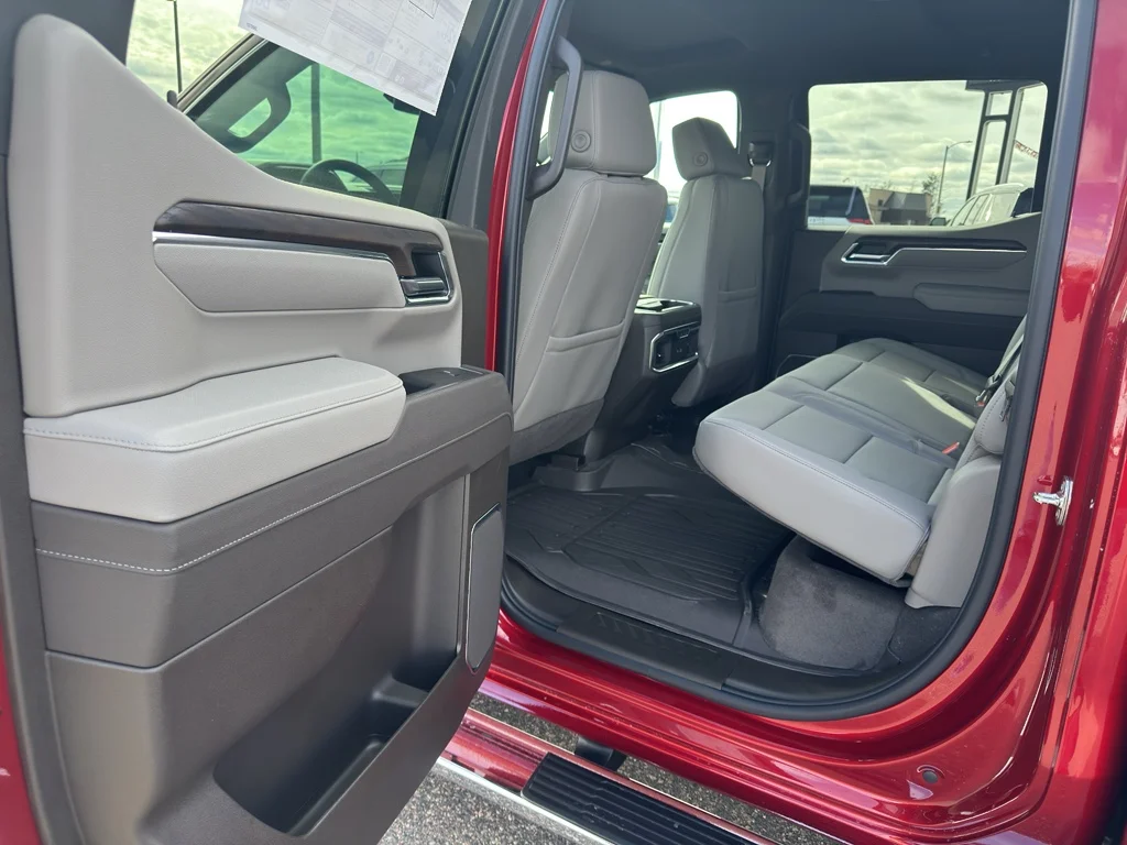 2026 GMC Sierra 1500 SLT - Photo 14