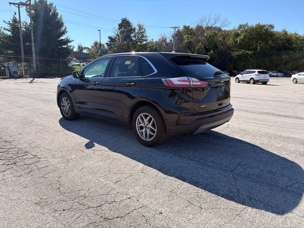 Used 2024 Black Metallic Ford SEL image 7