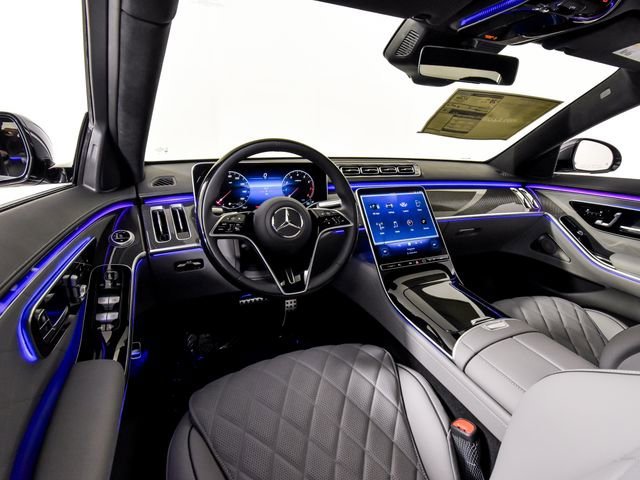 New 2026 MANUFAKTUR Graphite Metallic Mercedes-Benz S 580 image 70