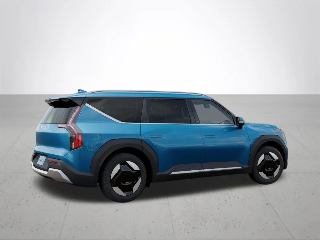 New 2026 Blue Kia Wind image 6