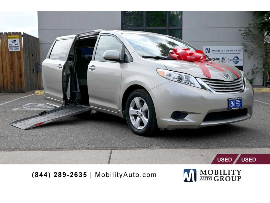 2015 Toyota Sienna LE
