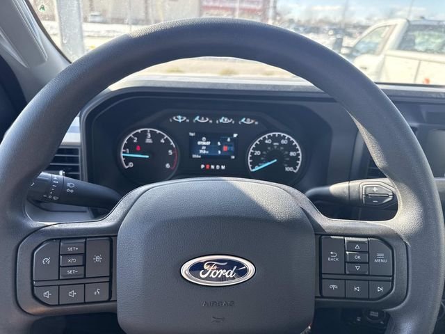 2025 Ford F-350 Super Duty Chassis Cab XLT - Photo 11