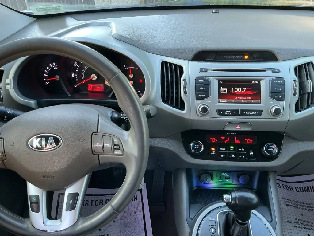 Used 2013 Silver Kia EX image 17