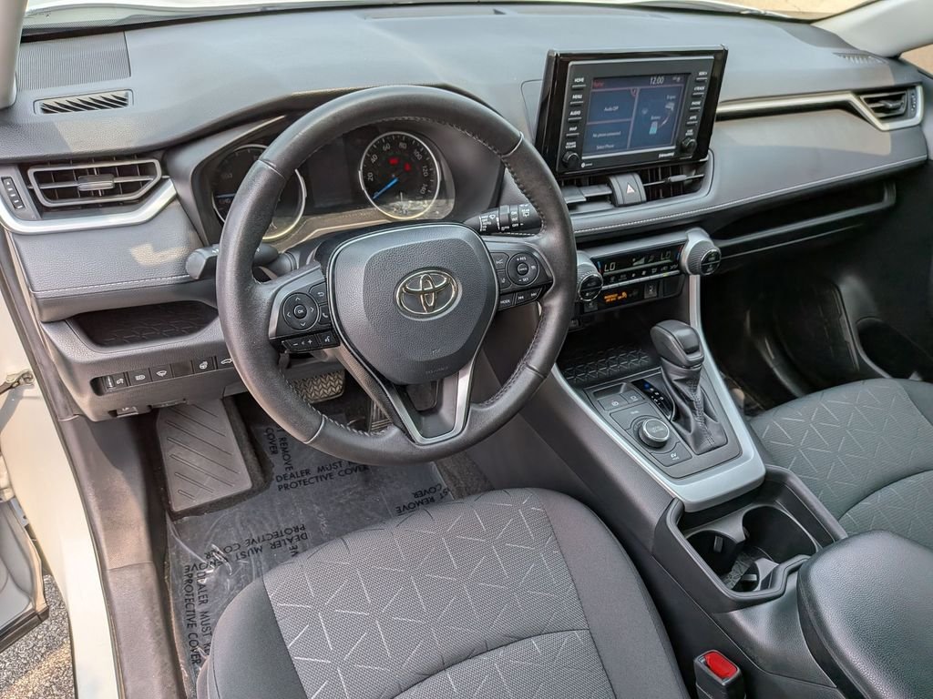 Used 2021 White Toyota XLE image 17