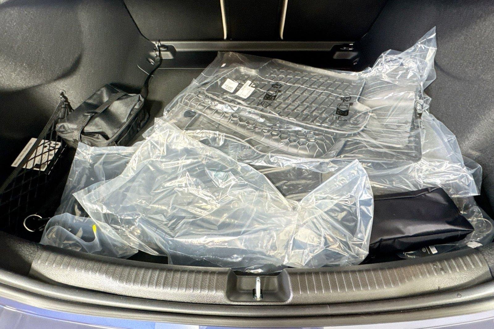 New 2026 Twilight Blue Metallic Mercedes-Benz C 300 image 24