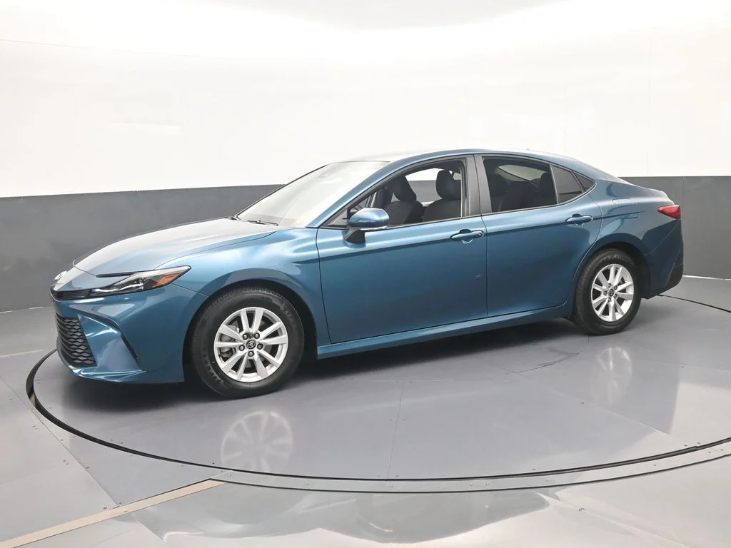 Used 2025 Ocean Toyota LE image 2