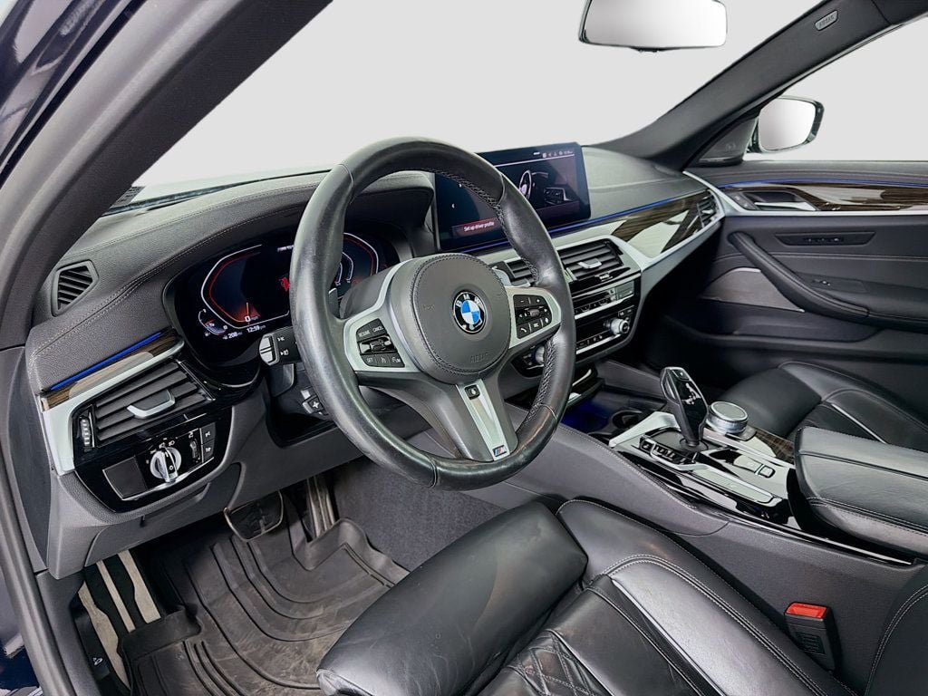 Used 2021 Carbon Black Metallic BMW M550i xDrive image 9