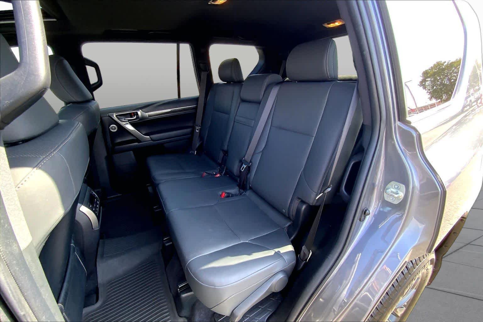 Used 2022 Nebula Gray Pearl Lexus Premium image 21