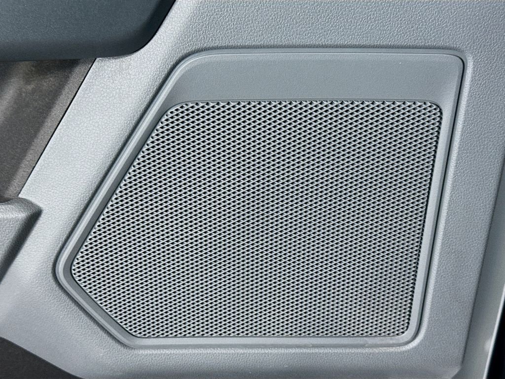 Used 2023 Oxford White Ford XLT image 18