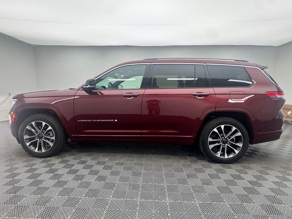 Used 2022 Velvet Red Pearlcoat Jeep Overland image 15