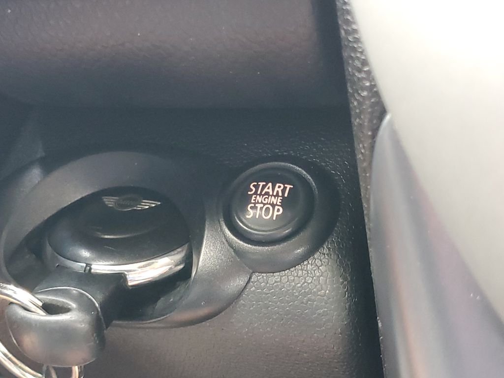 Used 2011 Black MINI Base image 24
