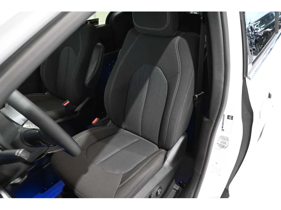 2024 Chrysler Pacifica Touring - Photo 14