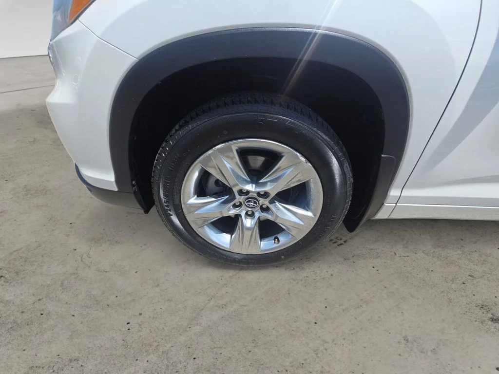 Used 2016 White Toyota Limited image 9