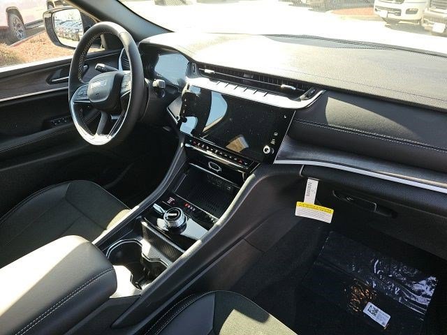 New 2026 Bright White Clearcoat Jeep Laredo Altitude image 12