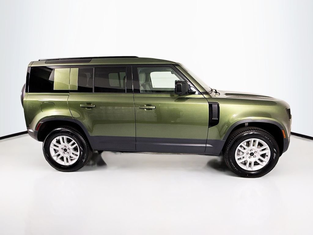 New 2026 Woolstone Green Land Rover S image 4