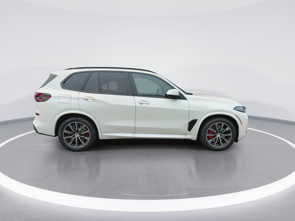 New 2026 White Metallic BMW xDrive50e image 9