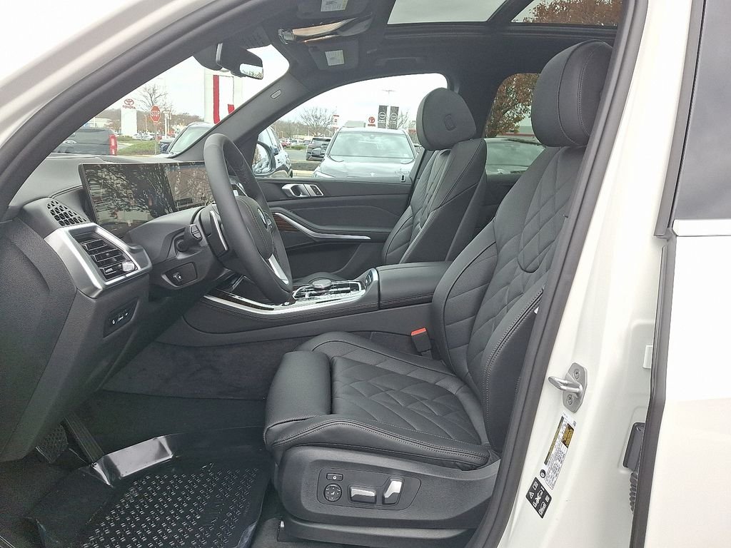 Used 2026 Alpine White BMW xDrive40i image 6