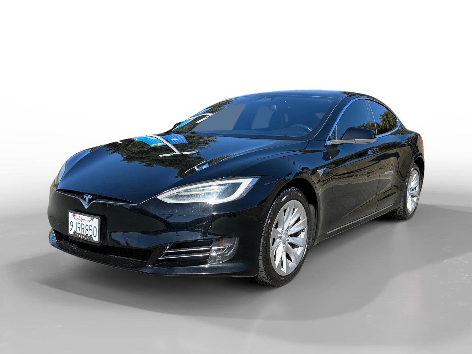 Used 2018 Obsidian Black Metallic Tesla 75D image 1