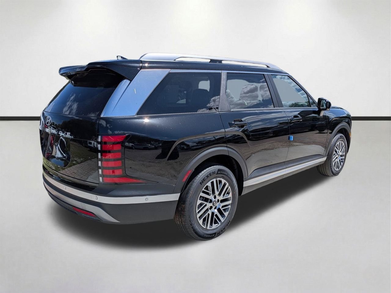 New 2026 Abyss Black Pearl Hyundai SEL Premium FWD image 4
