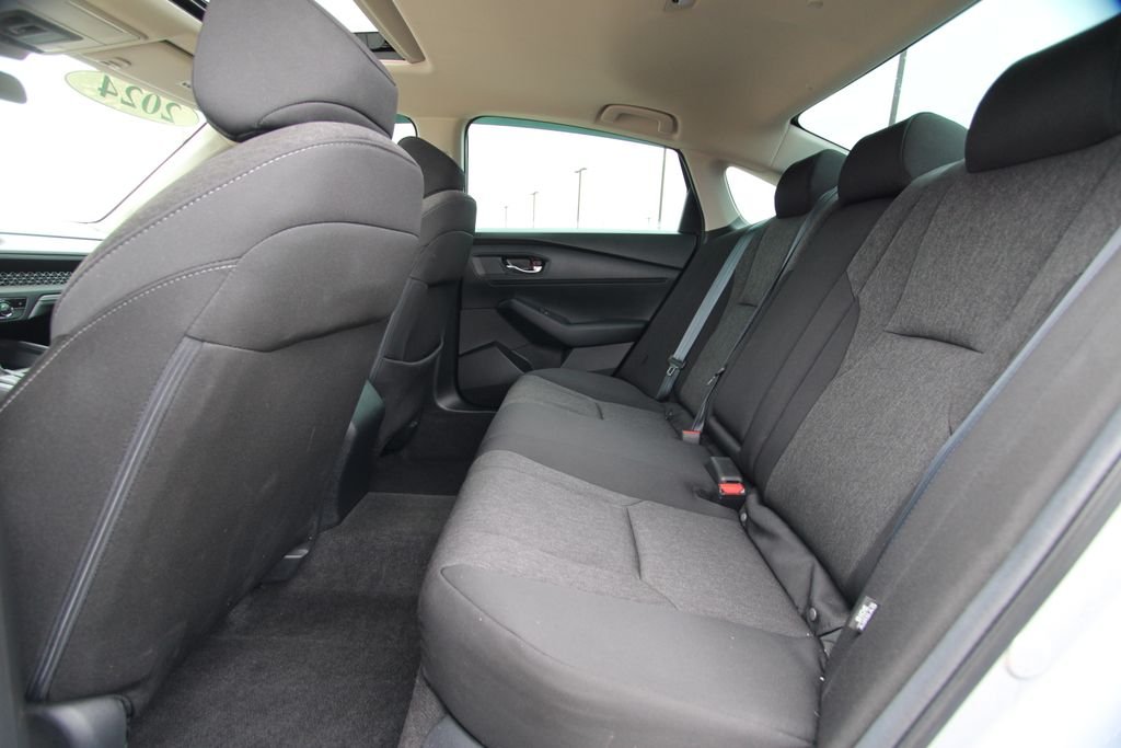 Used 2024 Silver Honda EX image 7