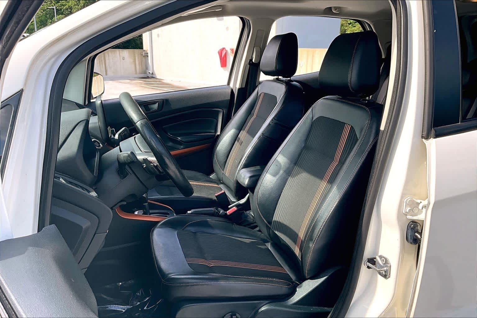 Used 2018 Diamond White Ford SES image 8