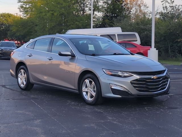Used 2024 Sterling Gray Metallic Chevrolet LT image 4