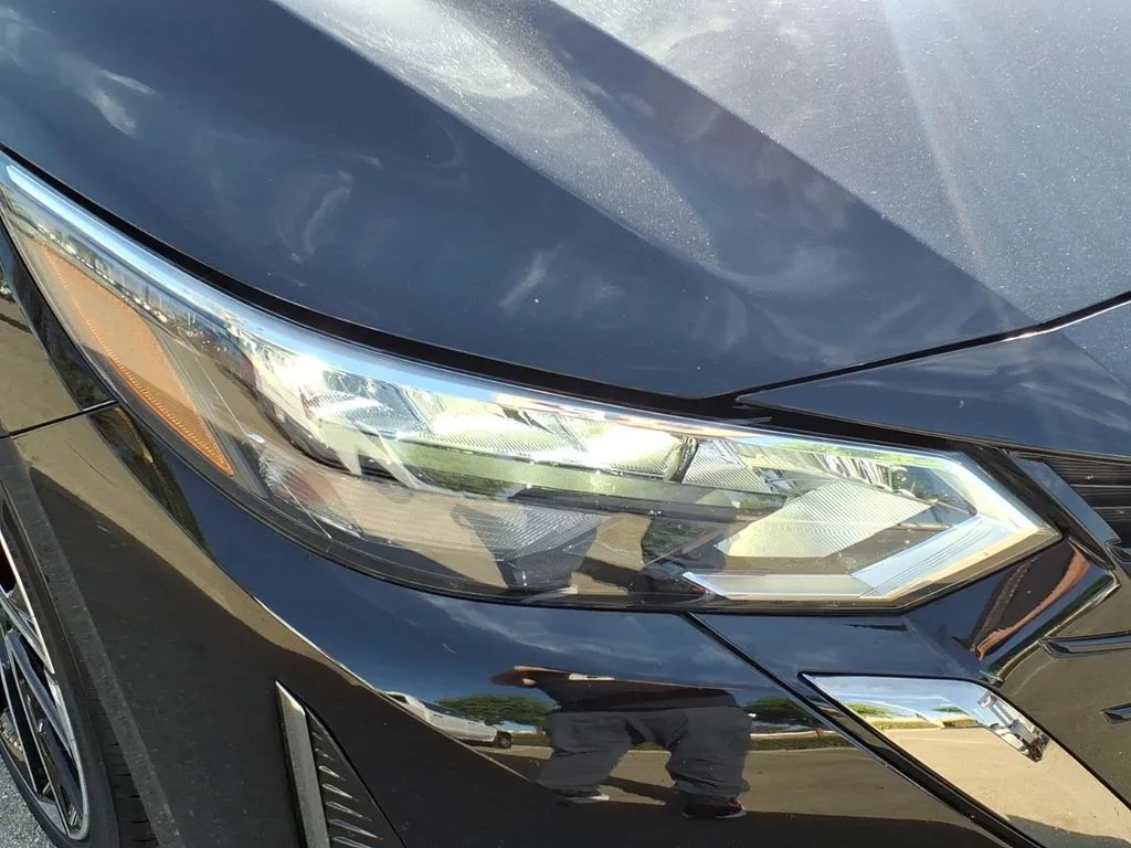 Certified Used 2025 Black Nissan SR image 4