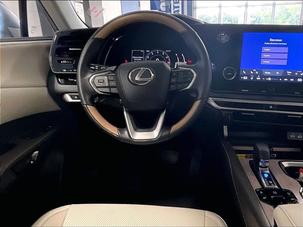Used 2024 White Lexus 350 Premium image 17