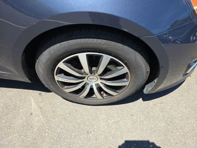 Used 2015 Blue Kia LX image 8