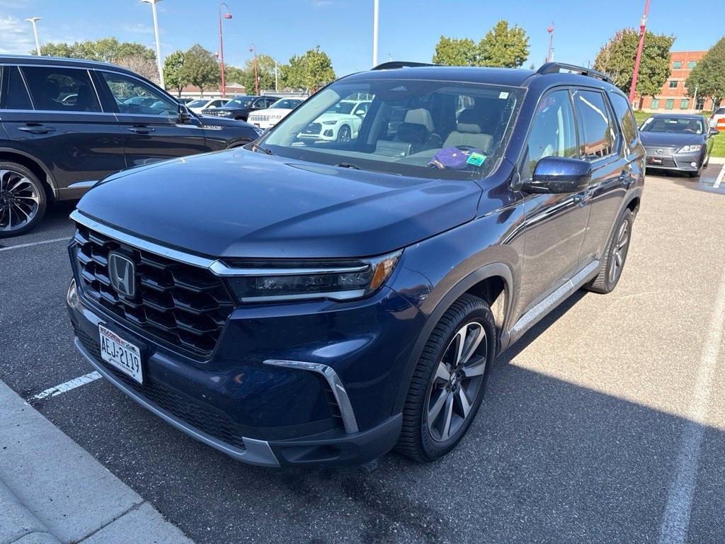 Used 2023  Honda Touring image 4