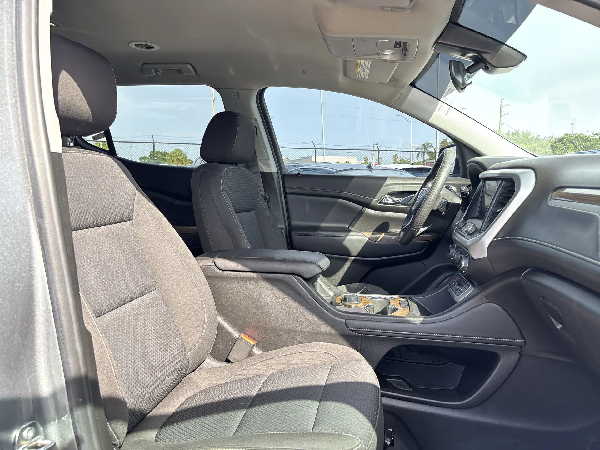 Used 2023 Sterling Metallic GMC SLE image 23