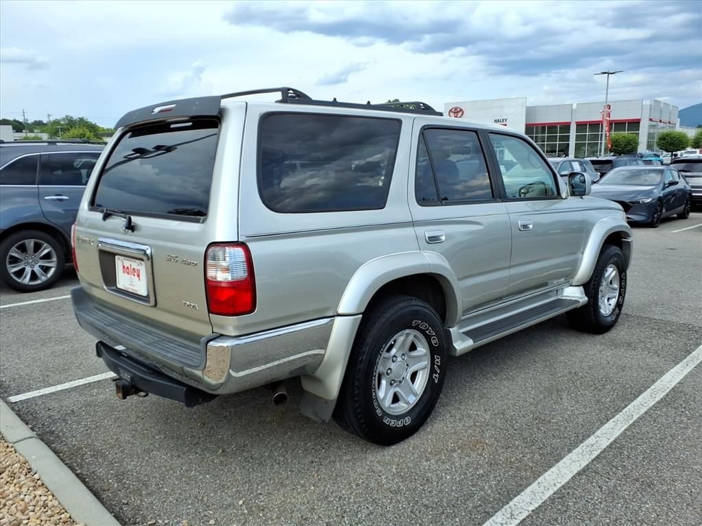 Used 2002 Silver Toyota SR5 image 2