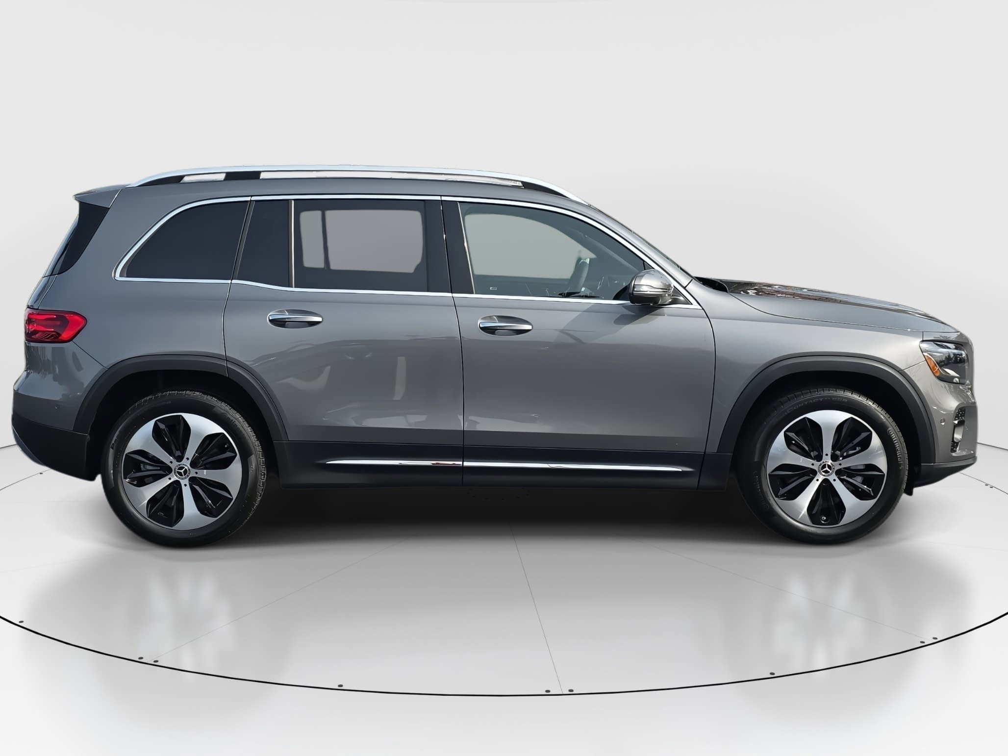 New 2026 Mountain Grey Metallic Mercedes-Benz GLB250 image 4