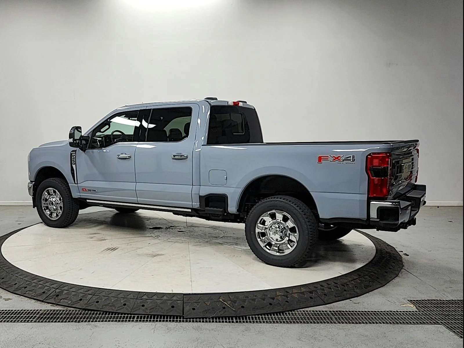 New 2026 Glacier Gray Metallic Tri-Coat Ford F-250® King Ranch® image 5