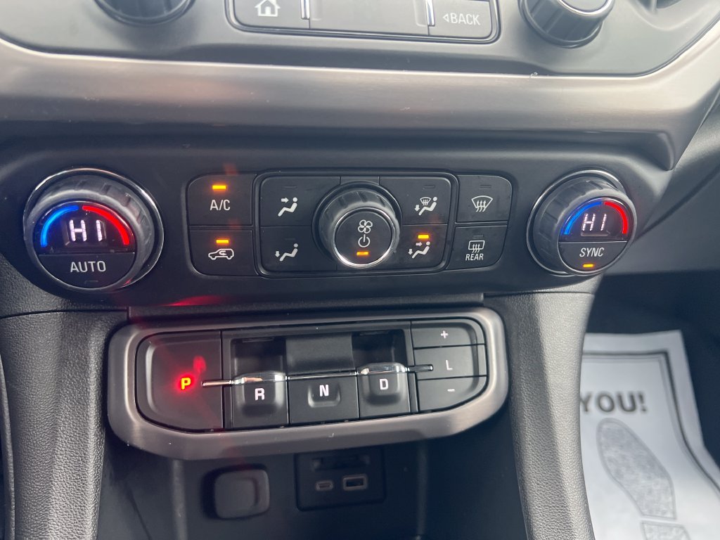 Used 2021 White GMC AT4 image 17