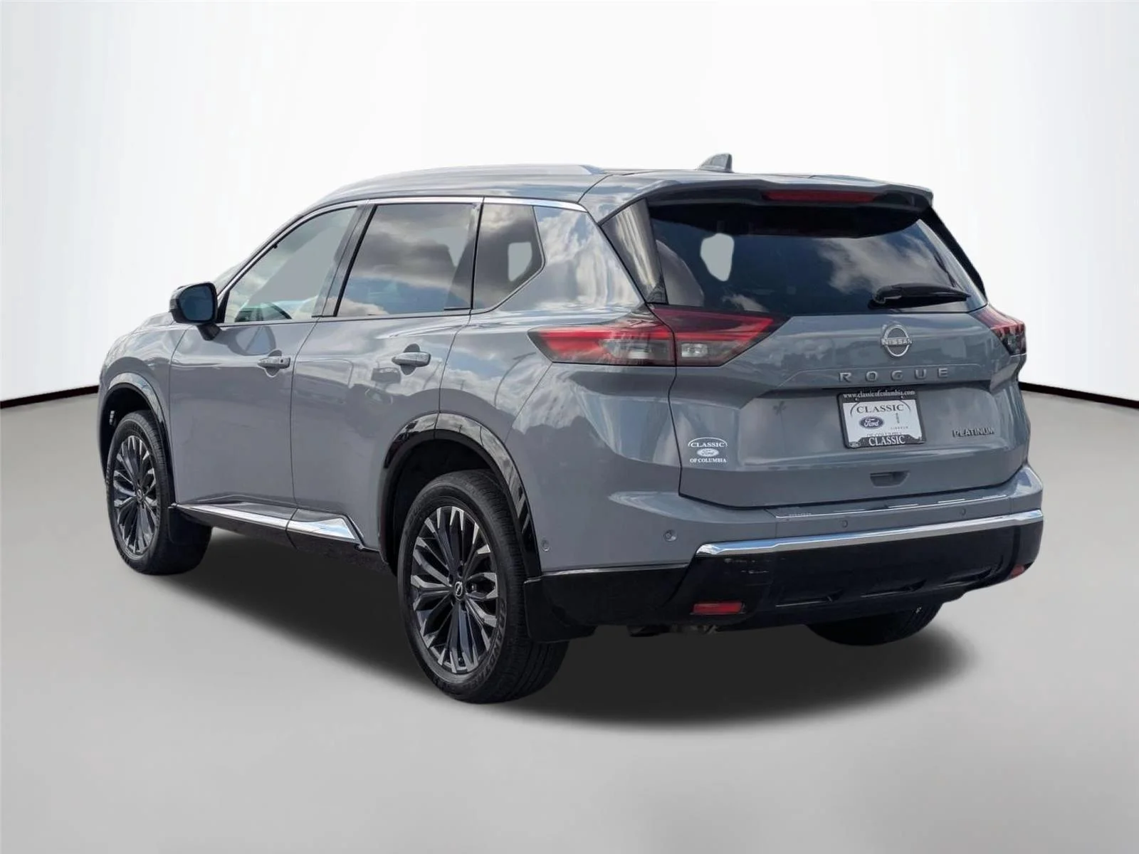 Used 2024 Boulder Gray Pearl Nissan Platinum image 7