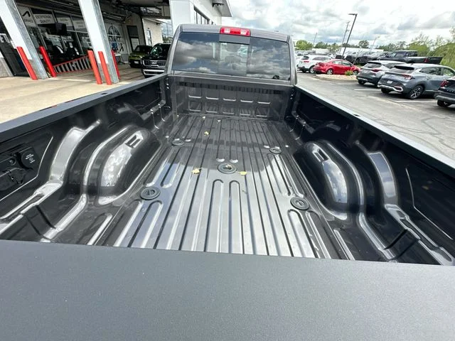 New 2026 Granite Crystal Metallic Clear-Coat Exterior Paint RAM Tradesman image 21
